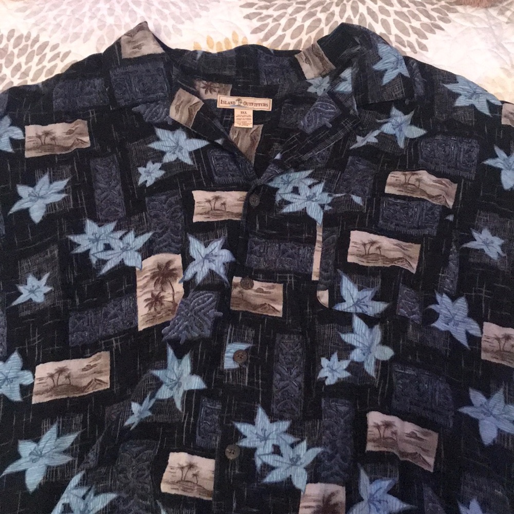 A three button down shit.